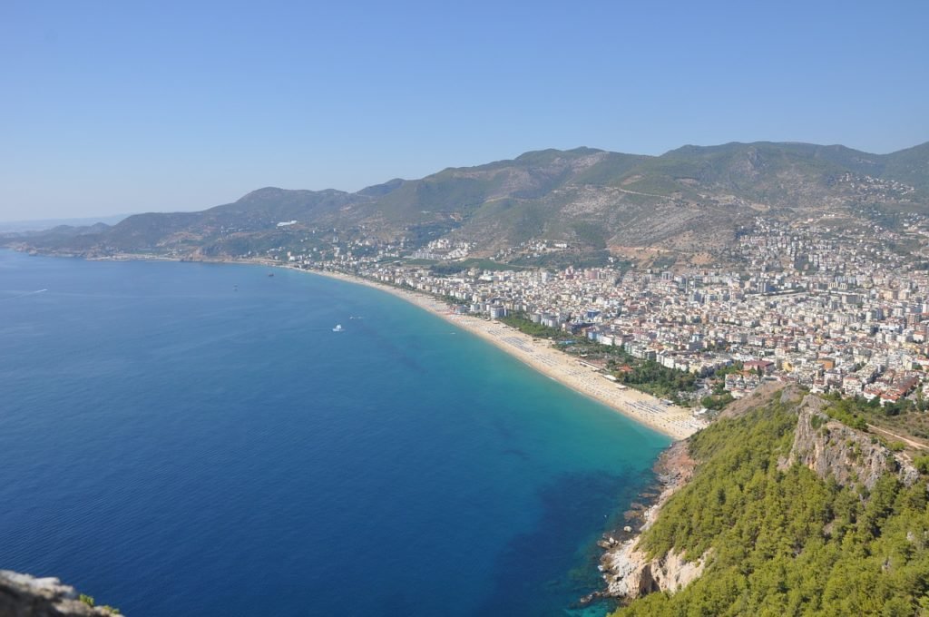 Cleopatra Beach (Zdroj: https://pixabay.com/en/alanya-cleopatra-beach-shoreline-1692563/)