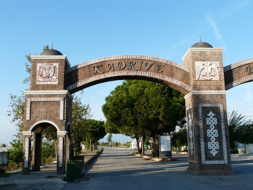 Belek (Zdroj: https://pixabay.com/en/archway-oriental-arabic-building-64708/)